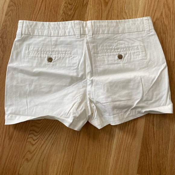 GAP White Khaki 3” Shorts - Picture 3 of 3